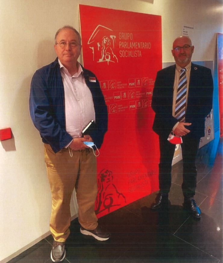 El empresario Raúl Gómez y el diputado socialista Juan Bernardo Fuentes en una visita al Congreso