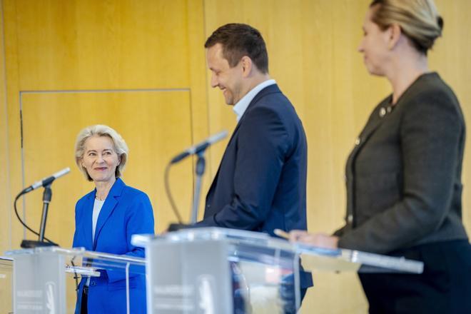 La Comisión Europea invertirá 200 millones de euros en Groenlandia para estrechar lazos con la isla