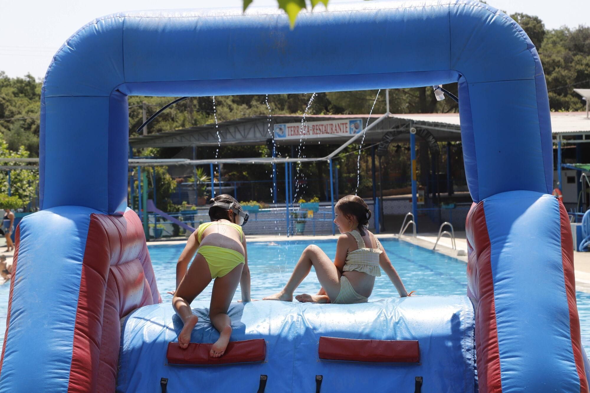 Domingo de piscina en Assuan y Las Dos Columnas