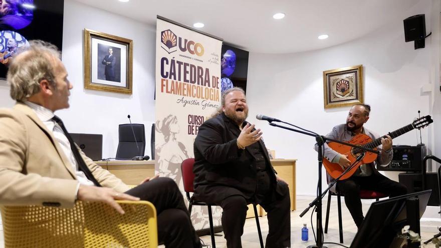 La Cátedra de Flamencología de la UCO clausura el curso 2025/2026 con cante y guitarra