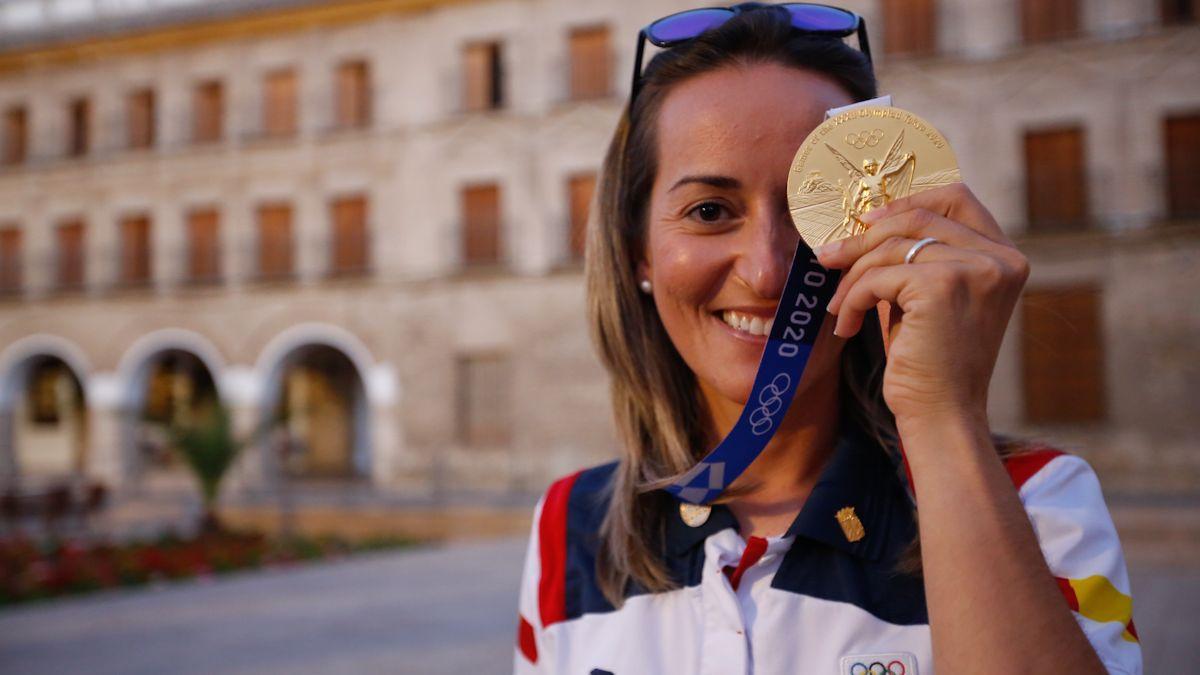 Fátima Gálvez, en Baena, con la medalla de oro conquistada en Tokio.