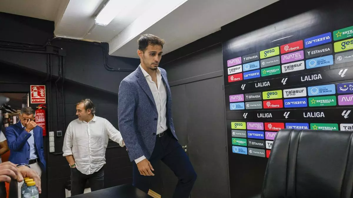 Javier Hernández toma el mando en el mercado invernal del FC Cartagena