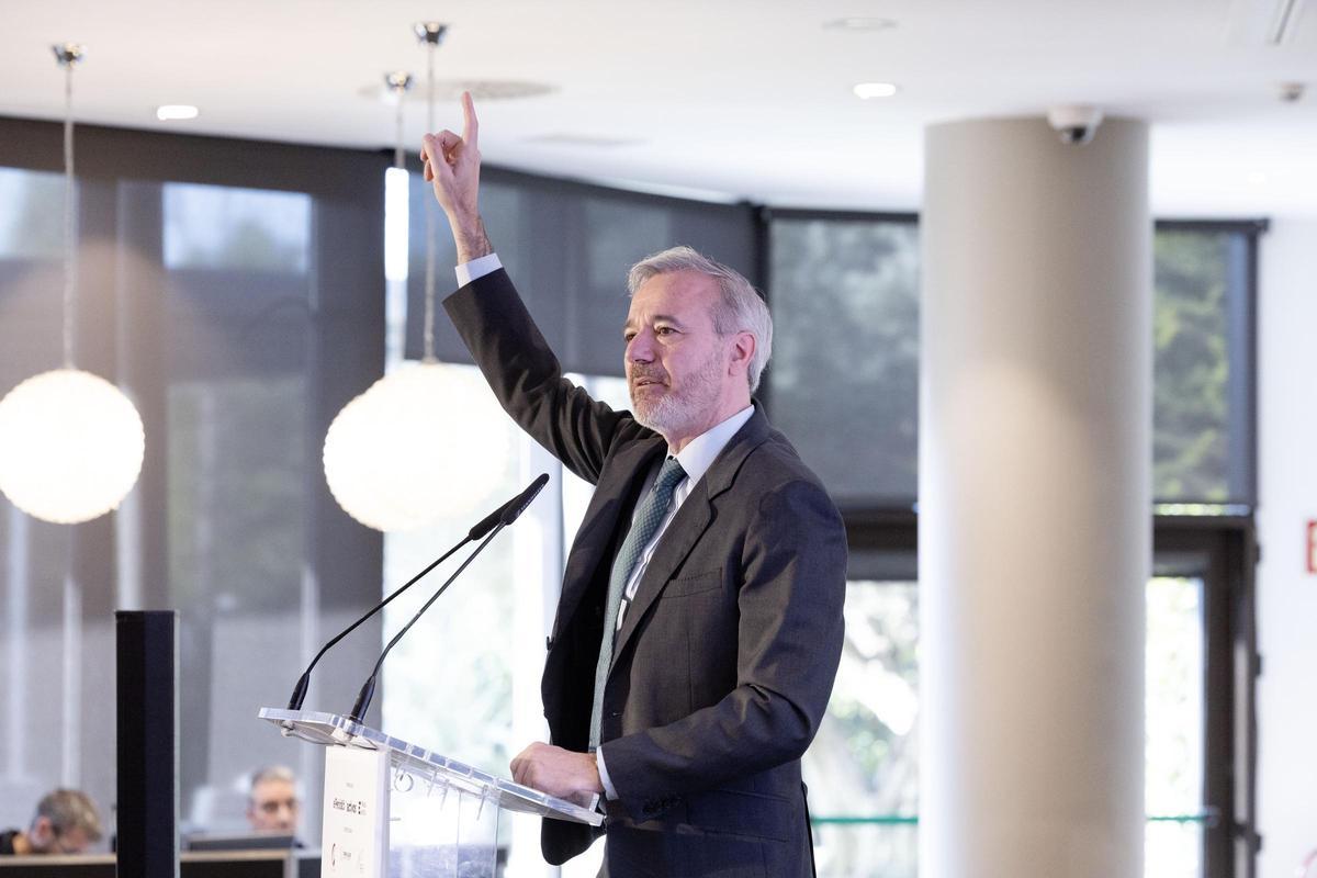 El presidente en funciones, Jorge Azcón, en el III Foro Activos organizado por EL PERIÓDICO DE ARAGÓN y Prensa Ibérica, este jueves.