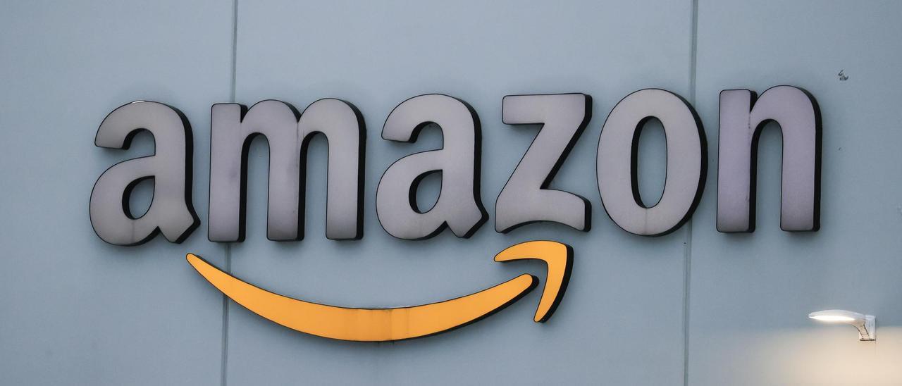 Amazon CEO Bezos to step aside and become executive chairman