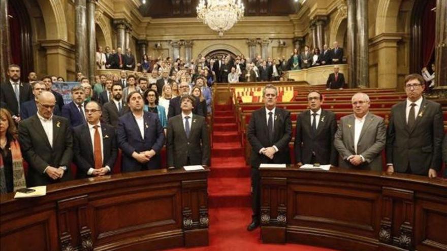 El Govern de Puigdemont apela también al &quot;diálgo&quot; sin renunciar a la &quot;república&quot;