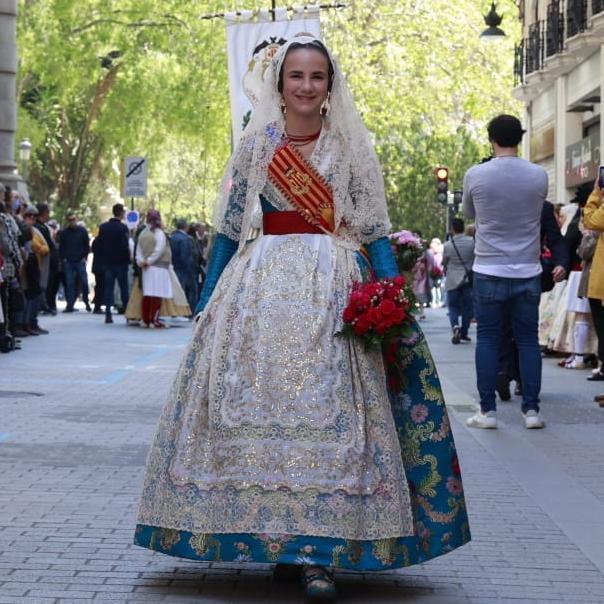 El desfile de falleras mayores en la Ofrenda a San Vicente Ferrer