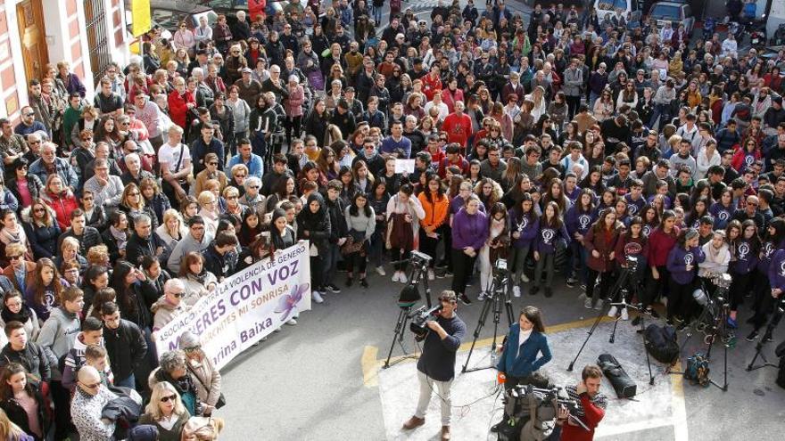 Concentración en Callosa contra la agresión.