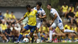 La UD Las Palmas pone las cosas en su sitio: baile al Tenerife y ovación a Jesé