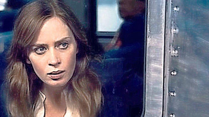 Emily Blunt seduce en la pantalla como &#039;La chica del tren&#039;