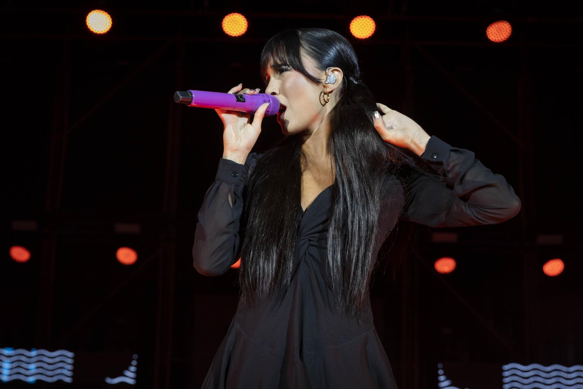 Aitana llena la plaza de toros de València