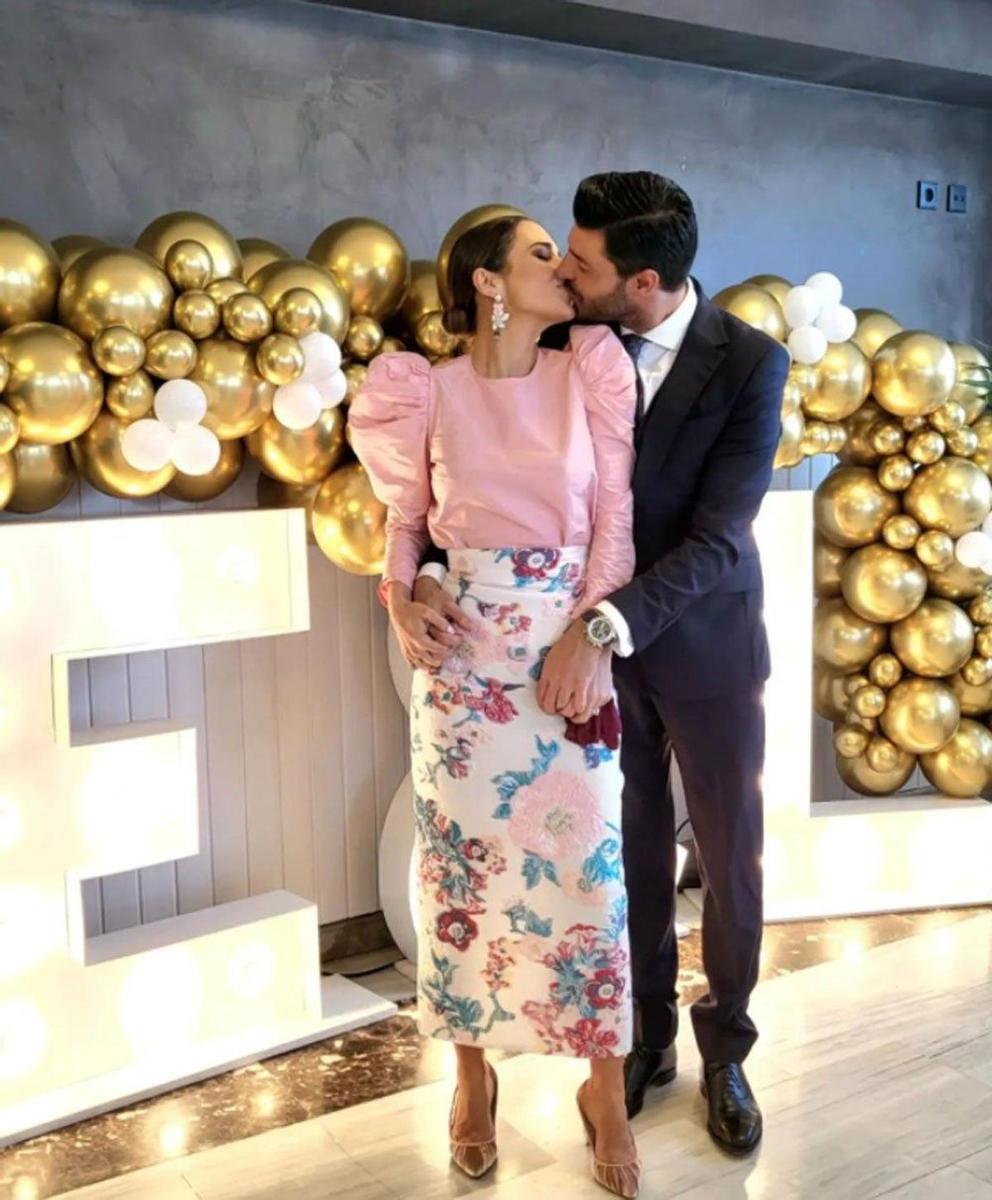 Paula Echevarría y Miguel Torres en las bodas de oro de los padres de la actriz