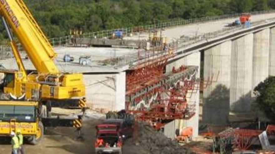 Obras de construcción del AVE en Ourense.  // Jesús Regal