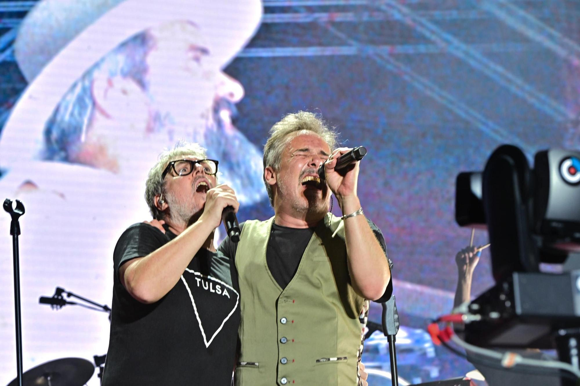 Fotogalería | Love of Lesbian e Iván Ferrerio en Icónica Santalucía Sevilla Fest