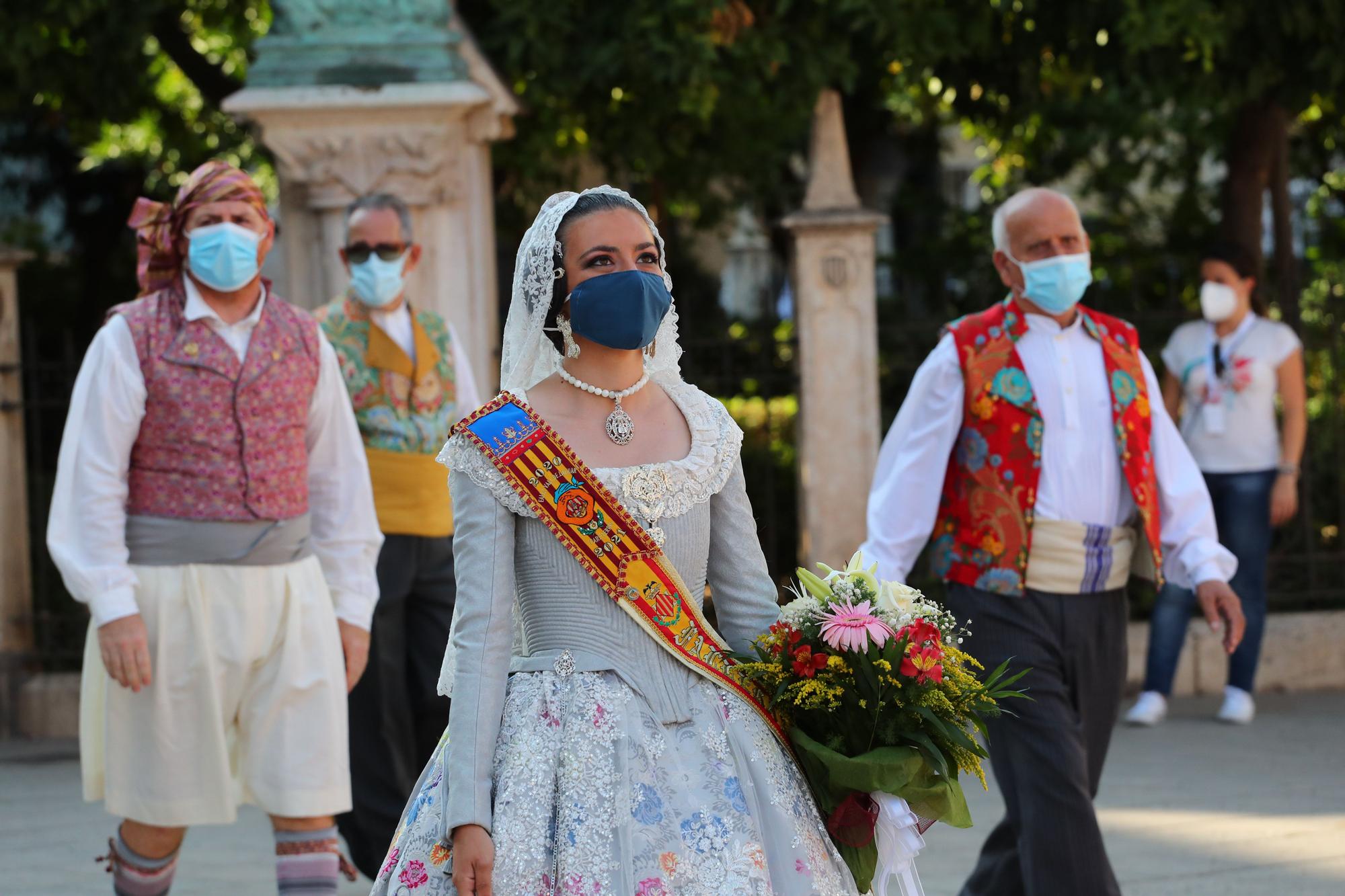 Búscate en la ofrenda por la calle caballeros de las 17:00 a las 18:00