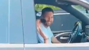La viral conversación de Messi con unos aficionados desde su coche... ¡De locos!