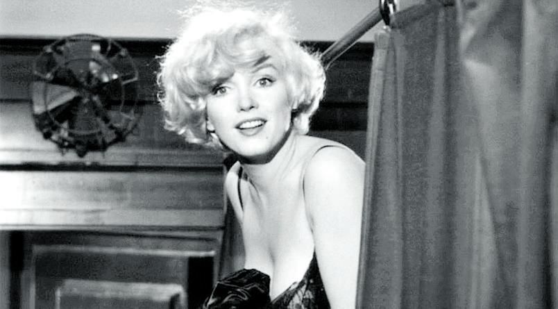 Marilyn Monroe en una escena de ‘Con faldas y a lo loco’ (1959 ), de Billy Wilder.