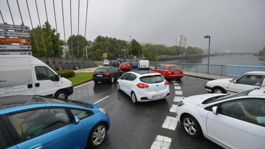 Retenciones junto al puente dos Tirantes