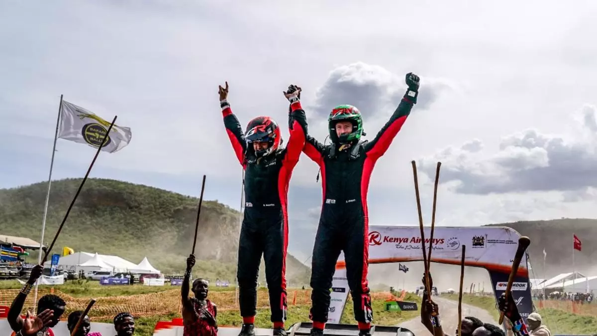 Evans refuerza su liderato con su triunfo en el Rally de Kenia