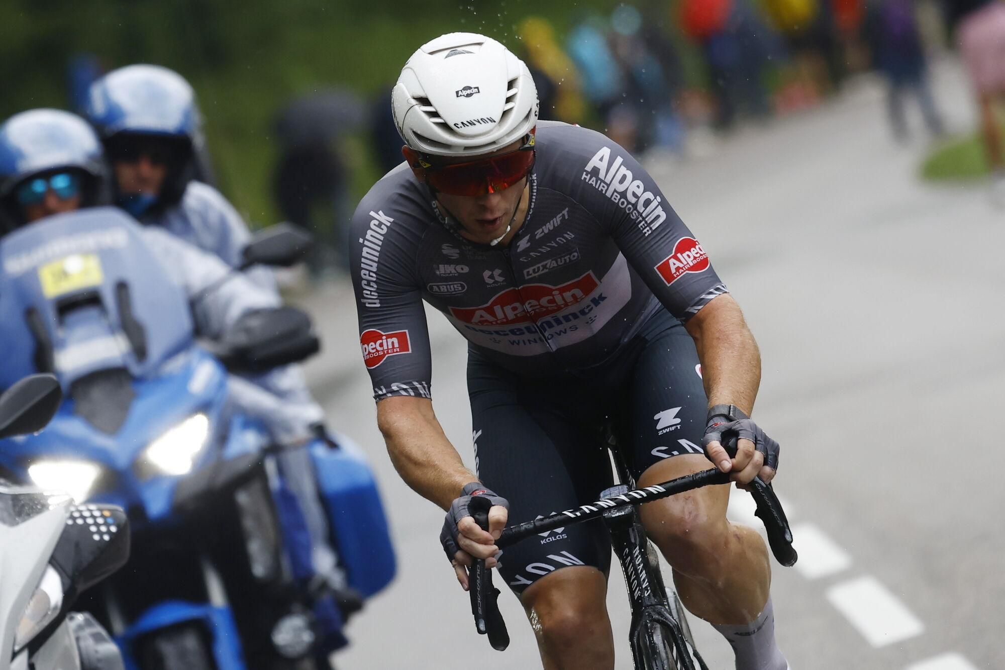 El ciclista australiano Kaden Groves (Alpecin-Deceuninck), durante la vigésima etapa del Tour de Francia, disputada este sábado. EFE/MARTIN DIVISEK