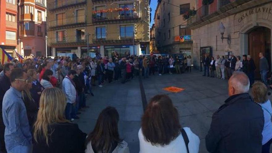 Concentració davant l&#039;Ajuntament de Puigcerdà.