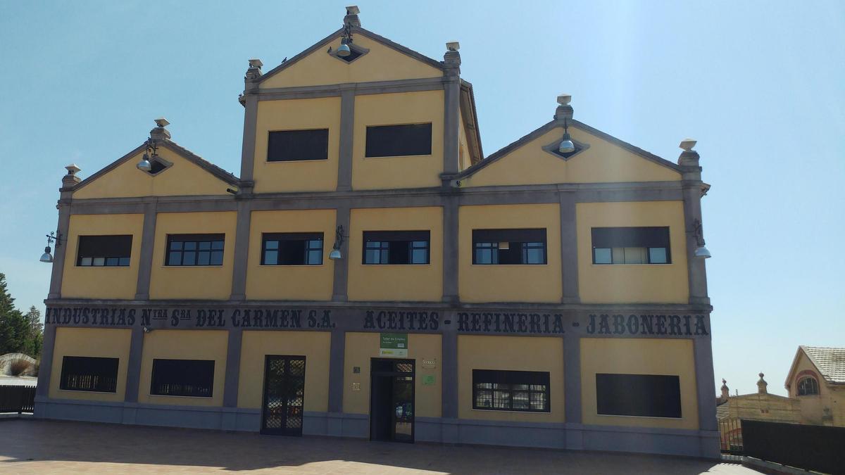 Edificio de industrias El Carmen, de Puente Genil.
