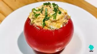 Tomates rellenos de atún y huevo: fáciles, sabrosos y con un relleno muy cremoso