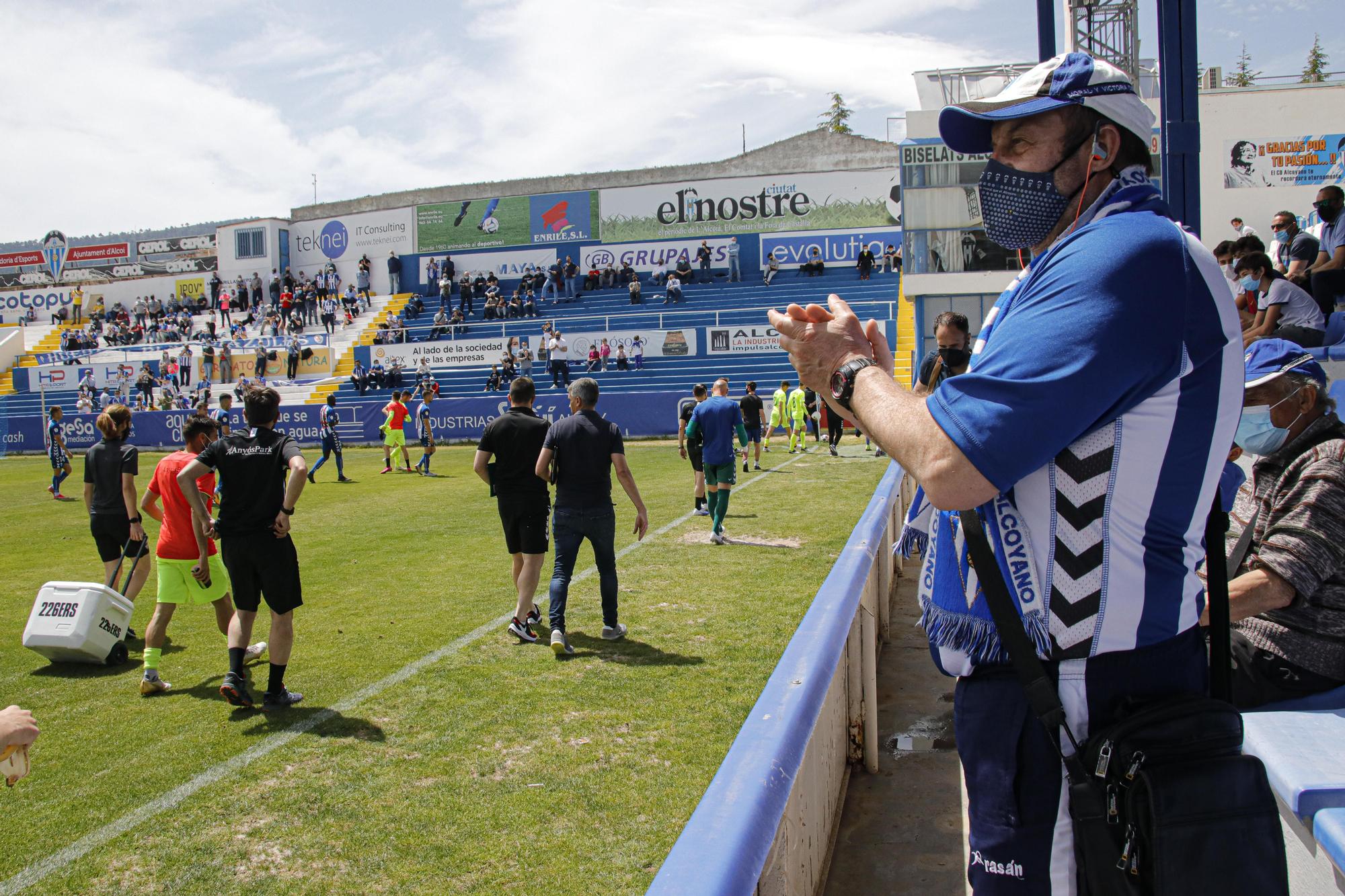 Goles y fiesta en la despedida del Alcoyano (2-3)