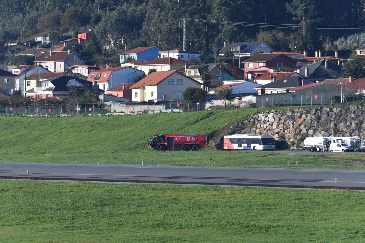 Dispositivo de caza del jabalí en el aeropuerto de Alvedro