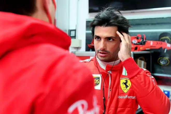 Carlos Sainz: “Quiero disfrutar de verme de rojo Ferrari en casa”