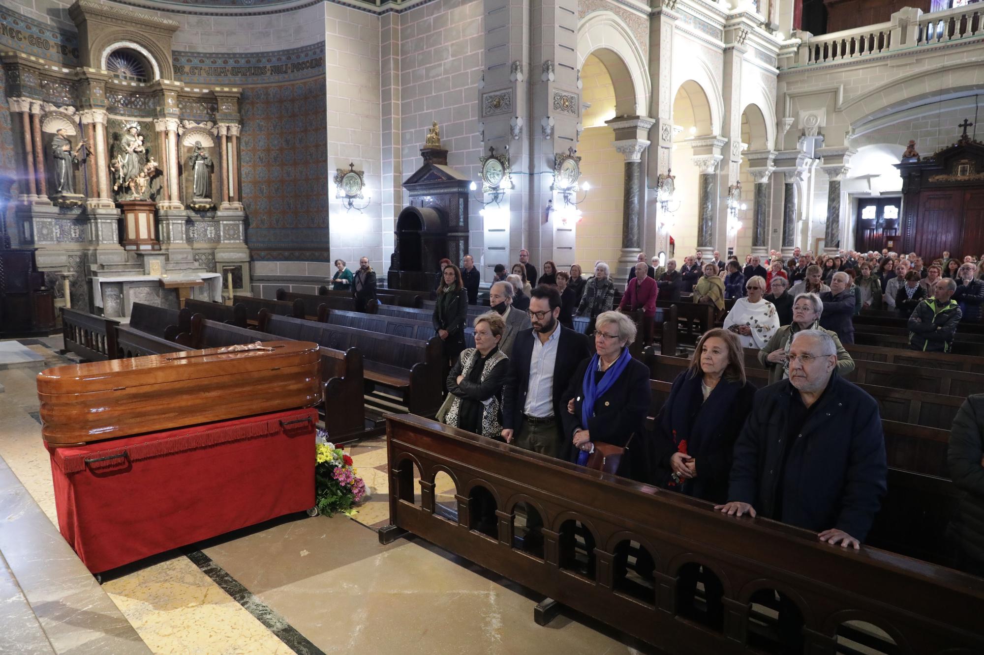 En imágenes: funeral por el fotógrafo Ángel Ricardo en Oviedo
