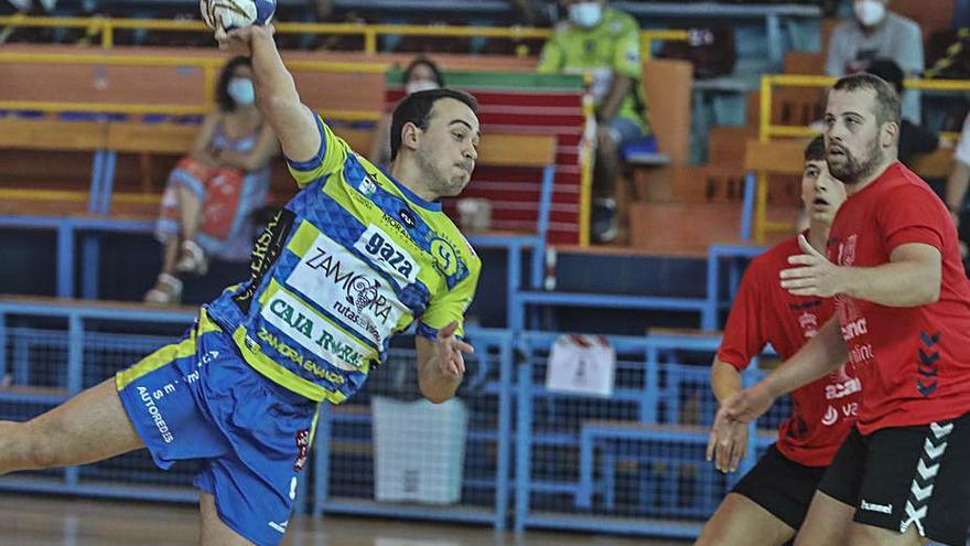 Andrés, del Balonmano Zamora  - Rutas del Vino, se despide de la temporada