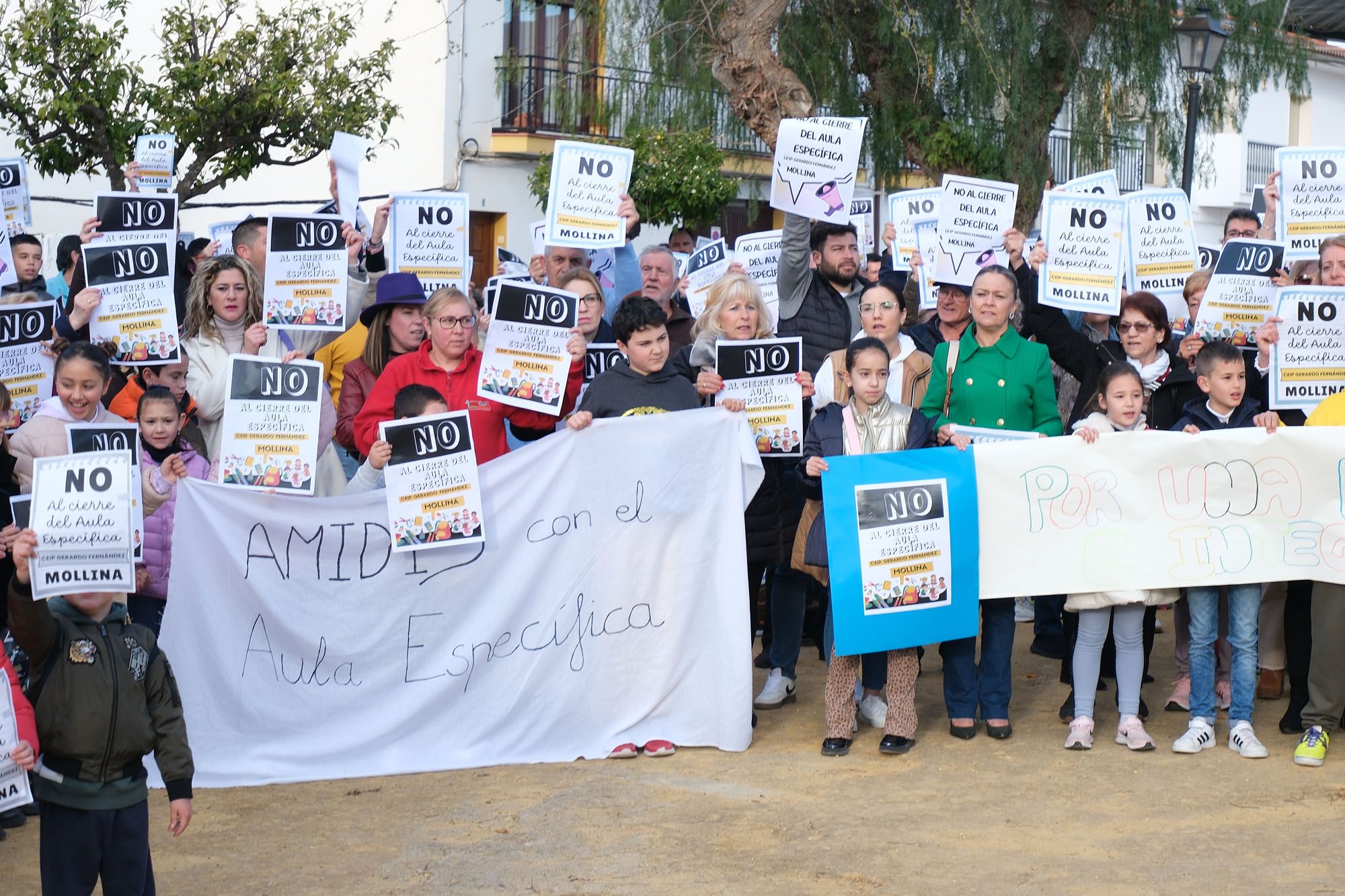 Protesta en Mollina por la supresión del Aula de Educación Especial.