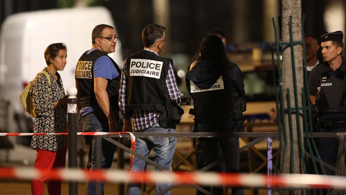 Detenido un hombre en París por atacar a siete personas con un cuchillo y una barra de hierro.