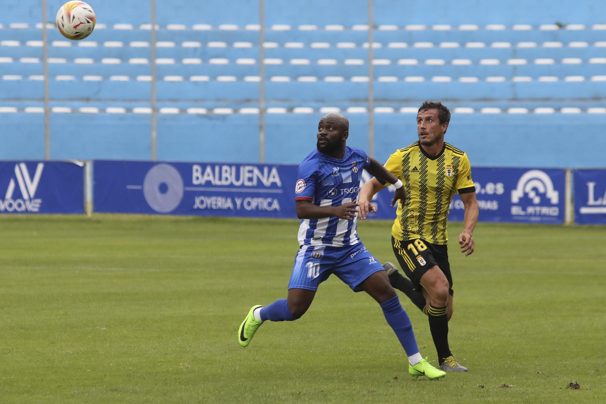 Las imágenes del partido del Oviedo contra el Avilés