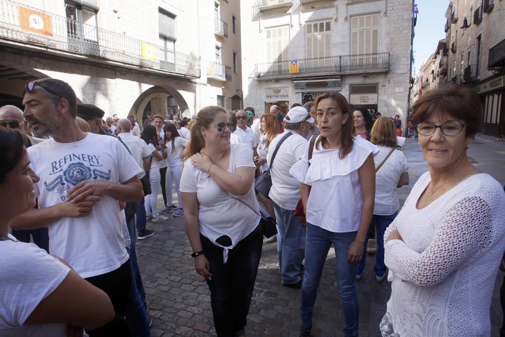 Concentració per reclamar diàleg i convivència a la Plaça del Vi de Girona