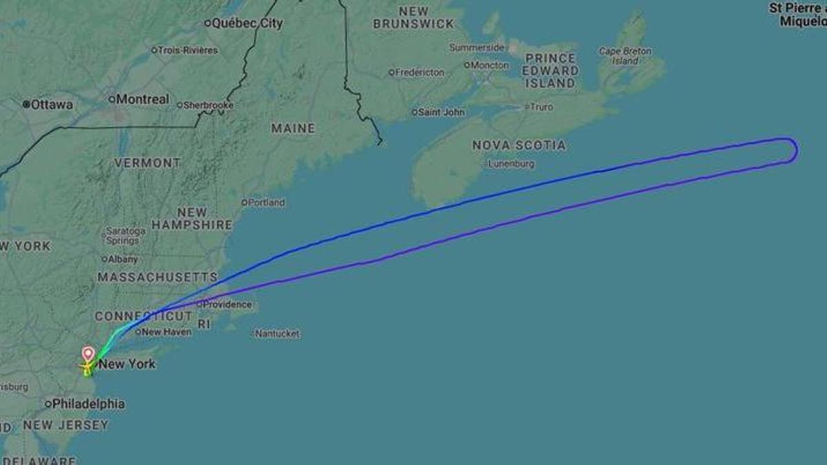 Die United-Airlines-Maschine kehrte kurz hinter Neufundland nach Newark zurück.