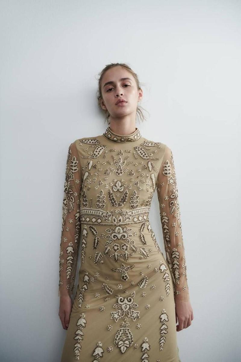 Vestido de punto con abalorios
