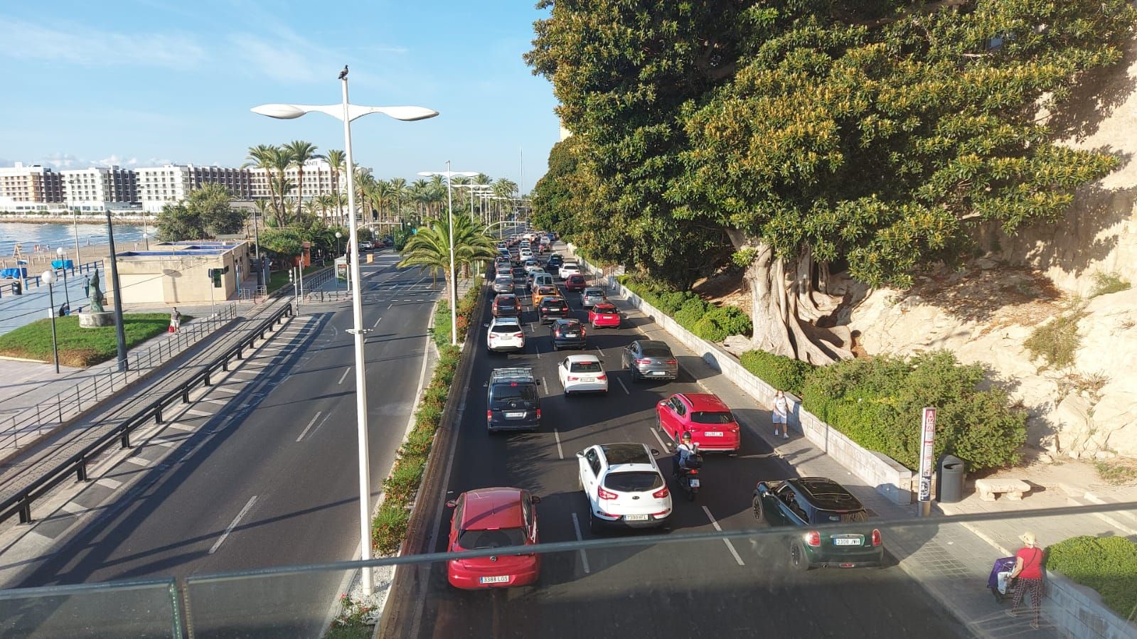 Un accidente en Conde de Vallellano provoca retenciones