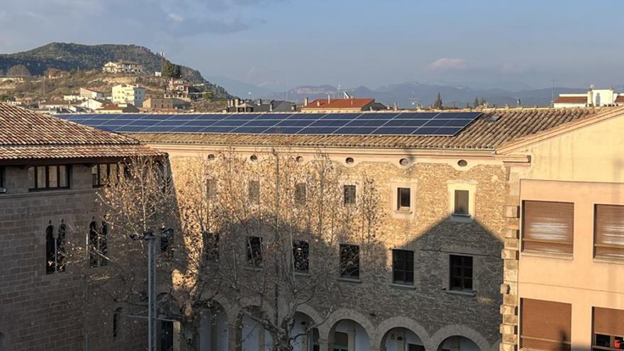 Plaques solars a l&#039;edifici del Consell Comarcal del Solsonès