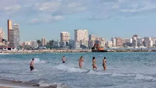 El norte del Alicante roza la noche tropical y supera los 26 grados de máxima en pleno febrero