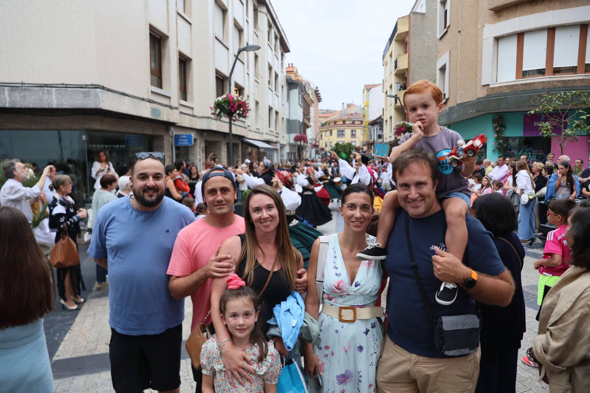 EN IMÁGENES: El desfile de carrozas por las fiestas del Carmen de Luancoi