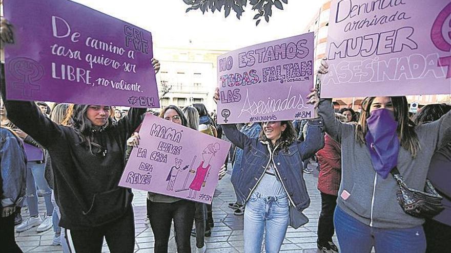 Castelló reivindica el universo femenino con arte en las calles