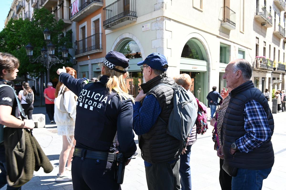 Una imatge d'arxiu d'una agent de la Policia Municipal.