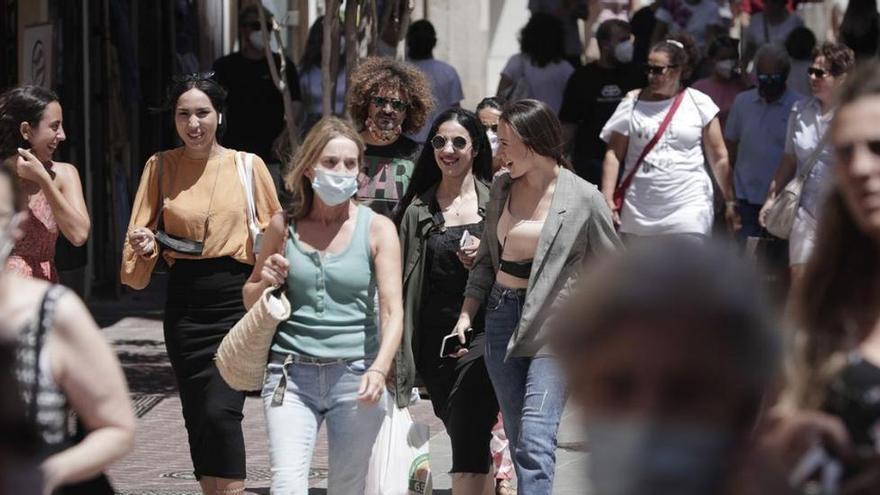 Una calle de Palma abarrotada este verano.