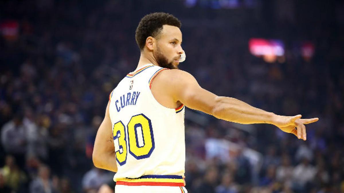 Stephen Curry cumple 32 años