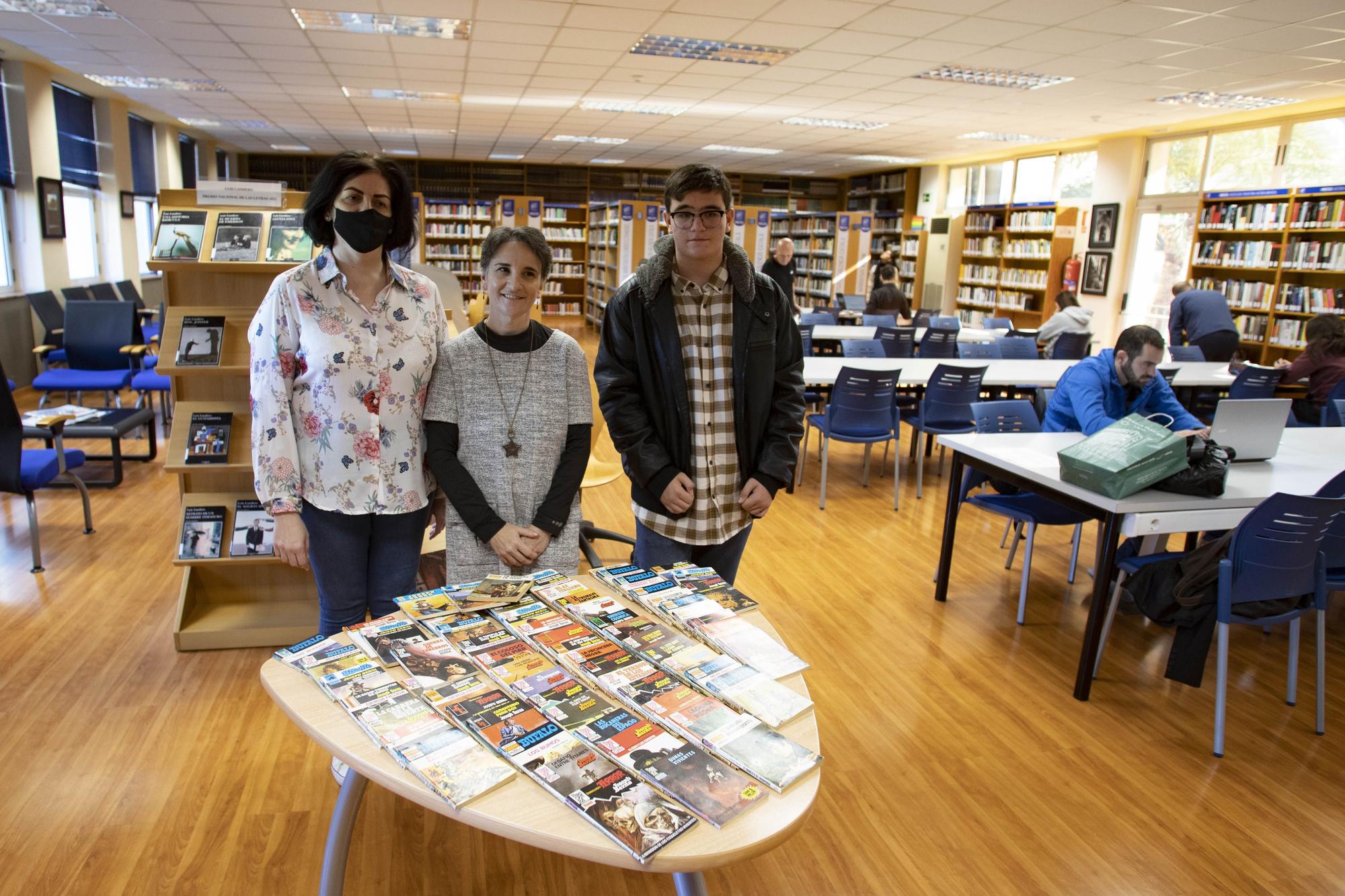 Donan toda la colección de las obras de Josep Berna, maestro de literatura pulp, a la biblioteca de Xàtiva