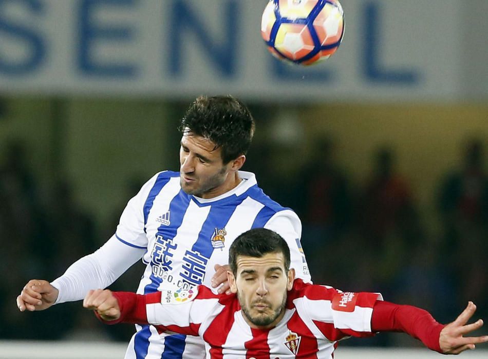 El partido entre la Real Sociedad y el Sporting, en imágenes