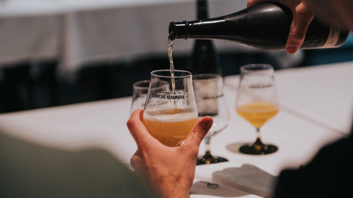 Esta cata especial permitirá conocer en profundidad una de las propuestas más experimentales de Cervezas Alhambra.