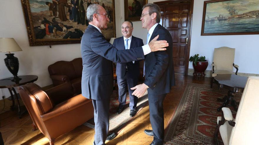 El alcalde recibió ayer a Jordi Gual, presidente de la Caixa.