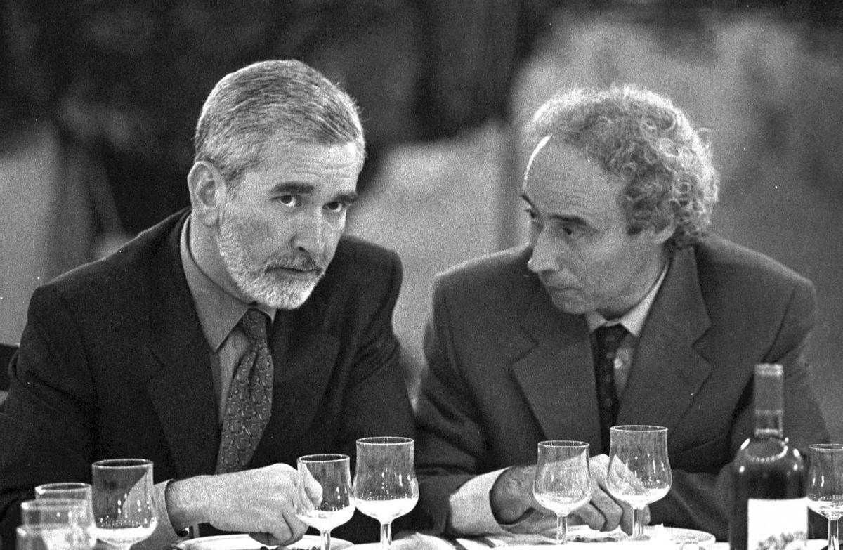 Joan Lerma y Ciprià Ciscar en una reunión del PSOE celebrada en los años 90.